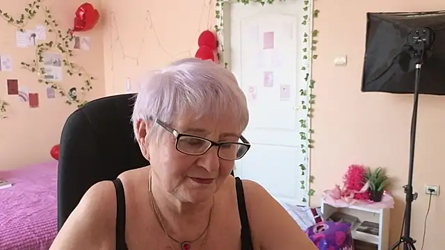 Snapshot of Sandra_Snowflake chatting on 25, 3, 2026 Sandra Snowflake online show from 25, 3, 2026