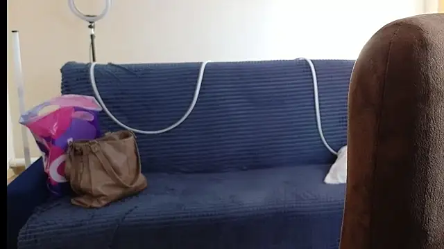 Snapshot of Sandra_Snowflake chatting on 9, 4, 2026 Sandra Snowflake online show from 9, 4, 2026