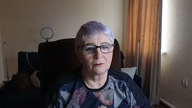 Snapshot of Sandra_Snowflake chatting on 13, 4, 2026 Sandra Snowflake online show from 13, 4, 2026