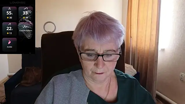 Snapshot of Sandra_Snowflake chatting on 17, 4, 2026 Sandra Snowflake online show from 17, 4, 2026