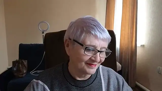 Snapshot of Sandra_Snowflake chatting on 21, 4, 2026 Sandra Snowflake online show from 21, 4, 2026