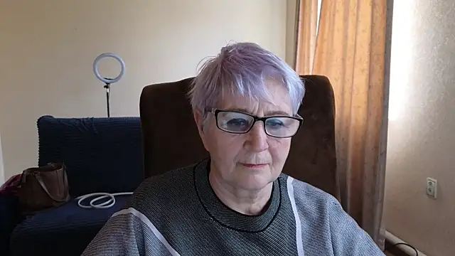 Snapshot of Sandra_Snowflake chatting on 29, 4, 2026 Sandra Snowflake online show from 29, 4, 2026