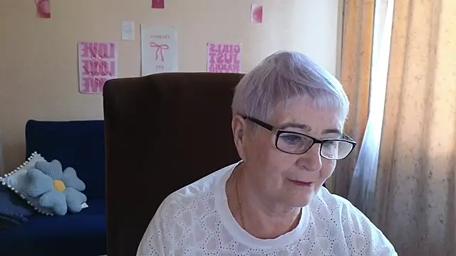 Snapshot of Sandra_Snowflake chatting on 21, 5, 2026 Sandra Snowflake online show from 21, 5, 2026