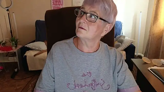 Snapshot of Sandra_Snowflake chatting on 16, 6, 2026 Sandra Snowflake online show from 16, 6, 2026
