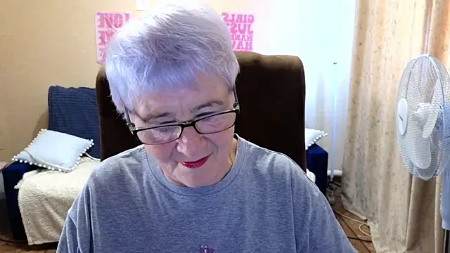 Snapshot of Sandra_Snowflake chatting on 19, 6, 2026 Sandra Snowflake online show from 19, 6, 2026