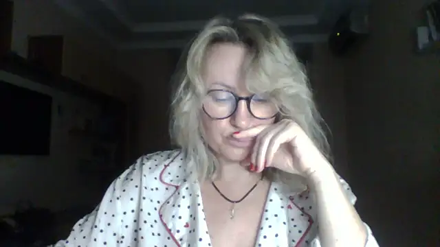 Snapshot of Mary888x chatting on 11, 10, 2025 Mary888x online show from 11, 10, 2025