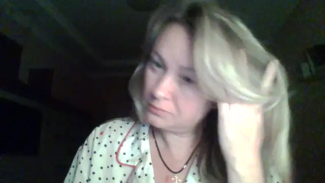 Snapshot of Mary888x chatting on 18, 12, 2025 Mary888x online show from 18, 12, 2025