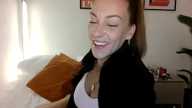 Snapshot of Edenfox- chatting on 22, 3, 2026 Edenfox- online show from 22, 3, 2026