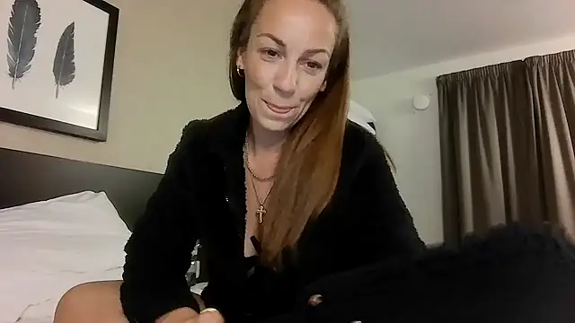 Snapshot of Edenfox- chatting on 12, 4, 2026 Edenfox- online show from 12, 4, 2026