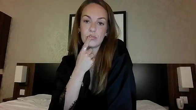 Snapshot of Edenfox- chatting on 8, 5, 2026 Edenfox- online show from 8, 5, 2026