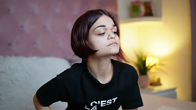 Snapshot of MaiaMini chatting on 27, 10, 2025 MaiaMini online show from 27, 10, 2025