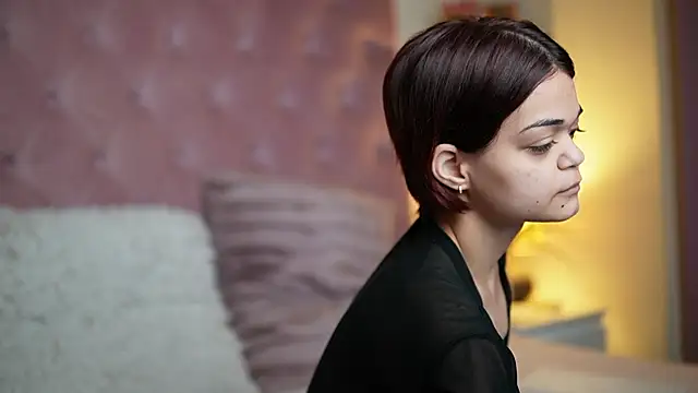 Snapshot of MaiaMini chatting on 14, 11, 2025 MaiaMini online show from 14, 11, 2025