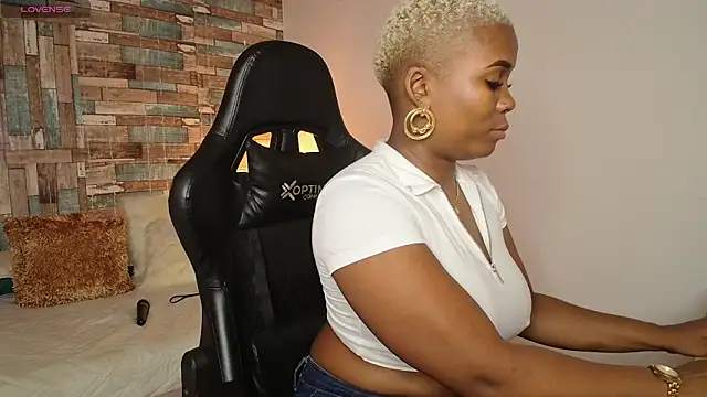 Snapshot of DashaSousaa chatting on 16, 4, 2026 DashaSousaa online show from 16, 4, 2026