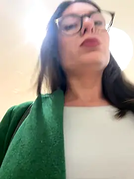 Snapshot of AvaFlowers6 chatting on 15, 11, 2025 AvaFlowers6 online show from 15, 11, 2025