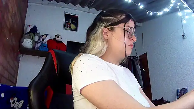 Snapshot of Emily__katz chatting on 21, 3, 2025 Emily katz online show from 21, 3, 2025