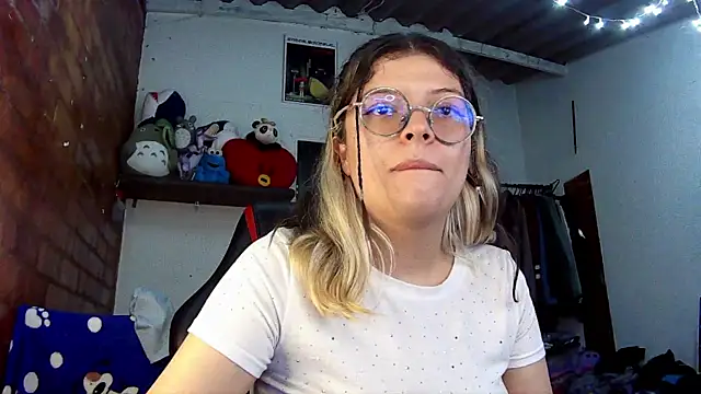 Snapshot of Emily__katz chatting on 22, 3, 2025 Emily katz online show from 22, 3, 2025