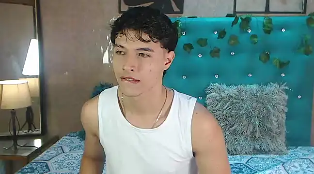 LiamAndrewzz online show from 6, 3, 2025