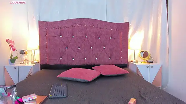 ValentinaGuerra online show from 29, 11, 2025