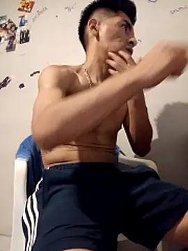 Snapshot of LeonRoots chatting on 20, 3, 2026 LeonRoots online show from 20, 3, 2026