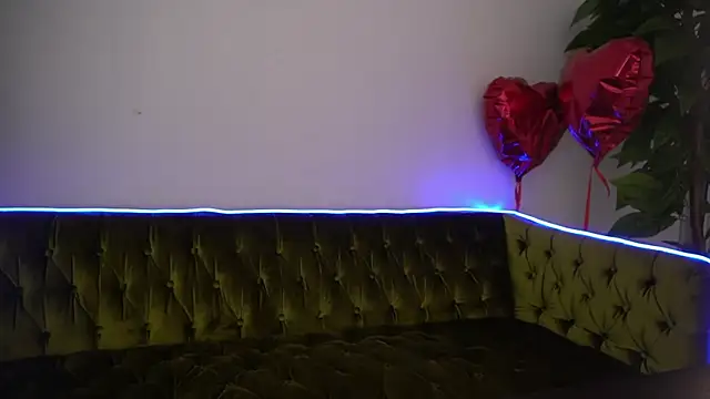 Snapshot of PaigePrado chatting on 8, 3, 2025 PaigePrado online show from 8, 3, 2025