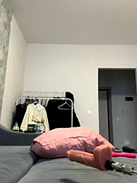 AlishaPrettyBlade online show from 20, 12, 2025