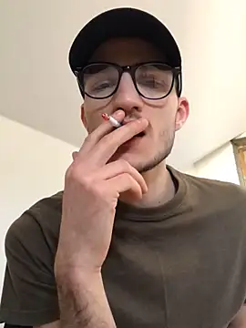 Snapshot of yoyoboy988 chatting on 8, 3, 2025 yoyoboy988 online show from 8, 3, 2025