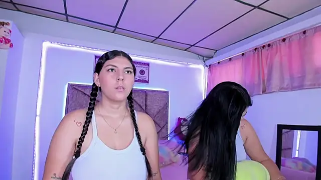 Snapshot of Cristal_Smith20 chatting on 12, 9, 2025 Cristal Smith20 online show from 12, 9, 2025