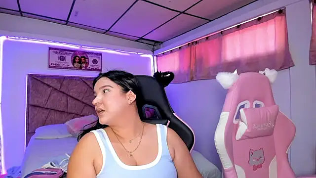 Snapshot of Cristal_Smith20 chatting on 24, 4, 2026 Cristal Smith20 online show from 24, 4, 2026