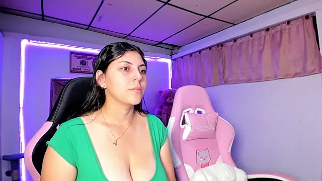 Snapshot of Cristal_Smith20 chatting on 29, 5, 2026 Cristal Smith20 online show from 29, 5, 2026