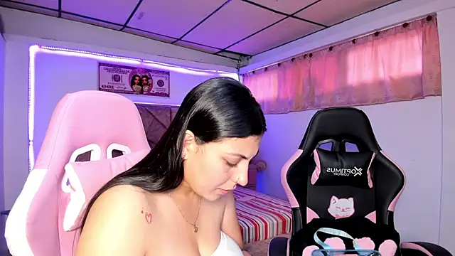 Snapshot of Cristal_Smith20 chatting on 1, 6, 2026 Cristal Smith20 online show from 1, 6, 2026
