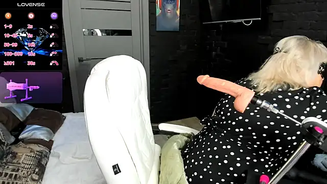 LaylaLayla7 online show from 12, 9, 2025