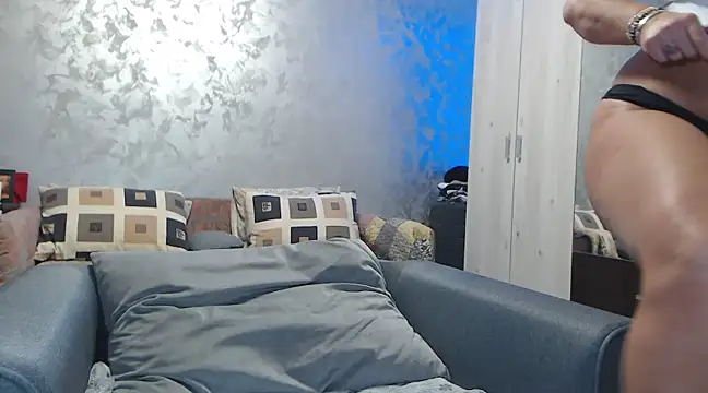 RosesandLillies online show from 18, 1, 2025