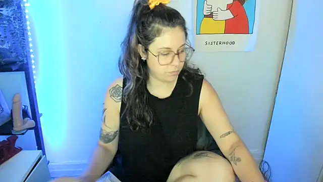 Snapshot of Rosiee69_ chatting on 19, 6, 2026 Rosiee69 online show from 19, 6, 2026