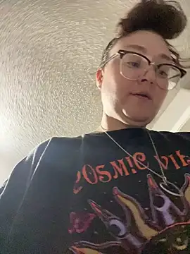 Snapshot of HTXBELLE chatting on 19, 12, 2025 HTXBELLE online show from 19, 12, 2025