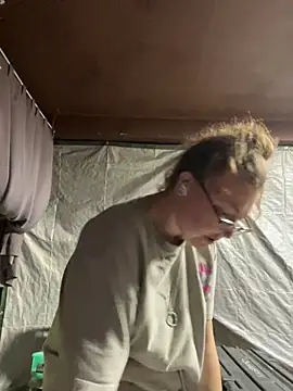 Snapshot of HTXBELLE chatting on 23, 12, 2025 HTXBELLE online show from 23, 12, 2025