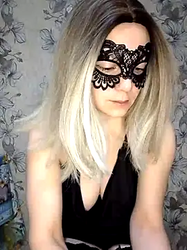 Snapshot of AliniX chatting on 2, 11, 2025 AliniX online show from 2, 11, 2025