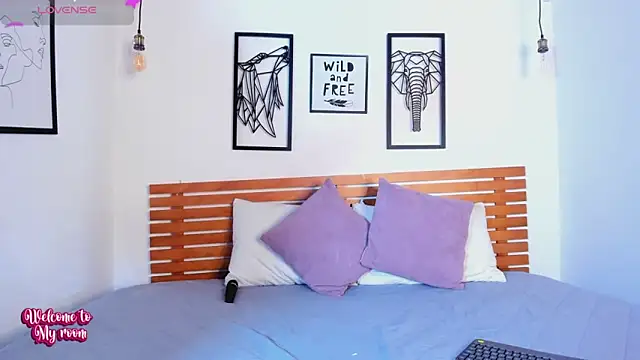 AbellaFox  online show from 8, 10, 2025