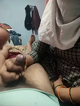 Snapshot of indian_couple4 chatting on 15, 3, 2025 indian couple4 online show from 15, 3, 2025