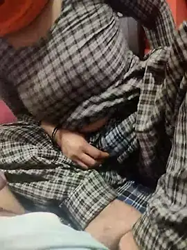 Snapshot of indian_couple4 chatting on 20, 3, 2025 indian couple4 online show from 20, 3, 2025