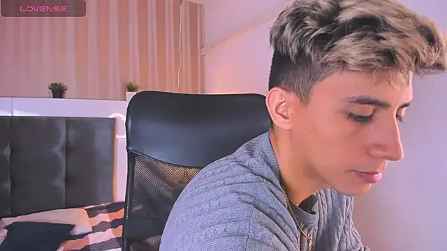 Allex Cano online show from 25, 2, 2025