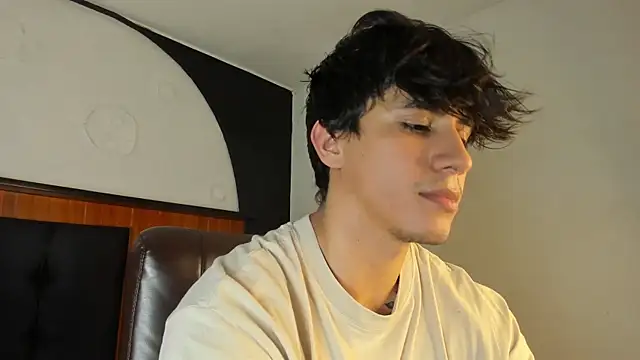 Snapshot of Allex_Cano chatting on 2, 3, 2026 Allex Cano online show from 2, 3, 2026