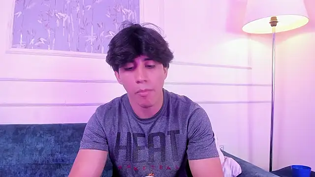 Snapshot of Allex_Cano chatting on 13, 4, 2026 Allex Cano online show from 13, 4, 2026