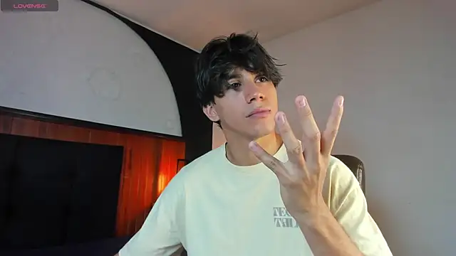 Snapshot of Allex_Cano chatting on 14, 4, 2026 Allex Cano online show from 14, 4, 2026