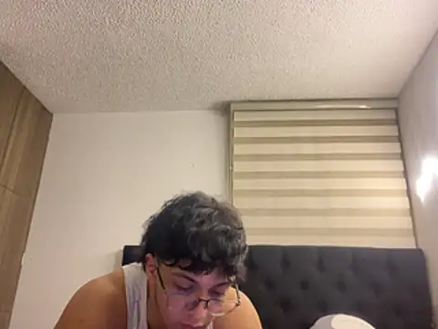 DesireLuxe online show from 18, 4, 2026