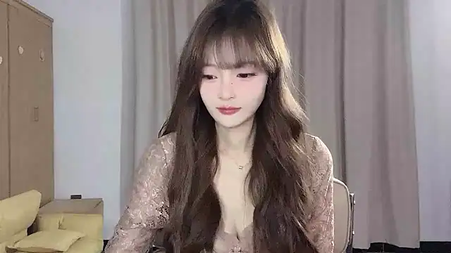 Snapshot of Annnnqi-77 chatting on 24, 2, 2025 Annnnqi-77 online show from 24, 2, 2025