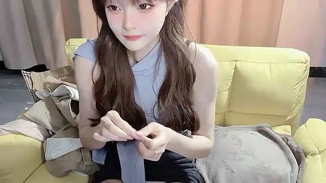 Snapshot of Annnnqi-77 chatting on 5, 3, 2025 Annnnqi-77 online show from 5, 3, 2025