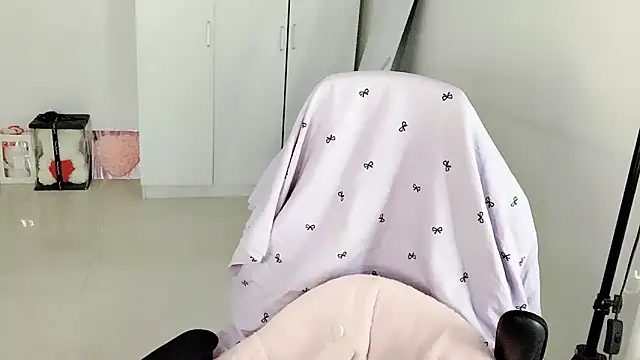 Snapshot of Annnnqi-77 chatting on 11, 4, 2026 Annnnqi-77 online show from 11, 4, 2026