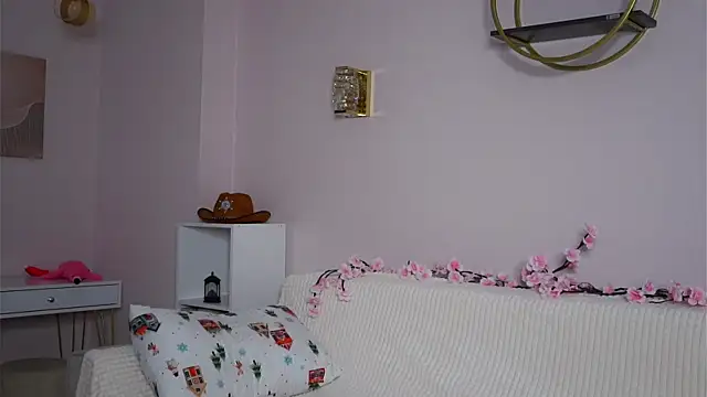 SunnivaCovil online show from 5, 2, 2026