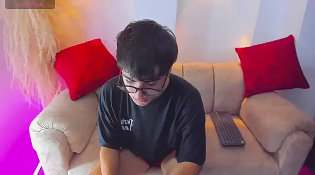 Snapshot of liam_orion chatting on 19, 3, 2025 liam orion online show from 19, 3, 2025