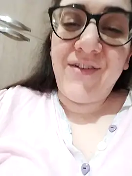 Snapshot of Dolcecurvy chatting on 16, 4, 2026 Dolcecurvy online show from 16, 4, 2026